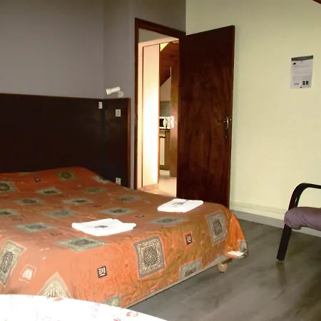 La Cle Des Champs Bed & Breakfast