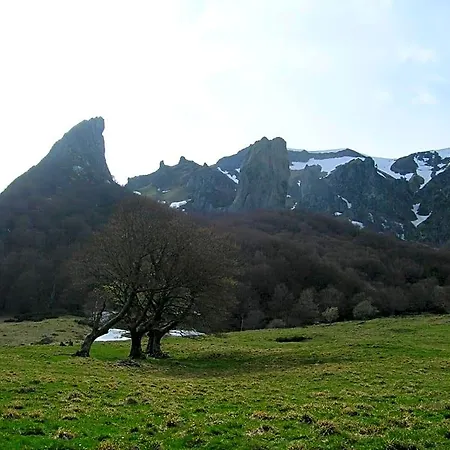 La Cle Des Champs Nocleg ze śniadaniem Murol